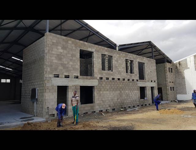 1,107M² FACTORY TO LET IN SAXENBURG PARK 2